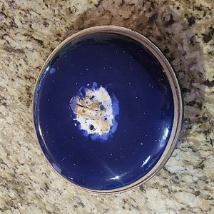 Stoneware dish with vented lid with loop handle